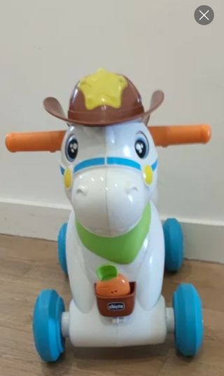 Caballito correpasillos y balancín Chicco
