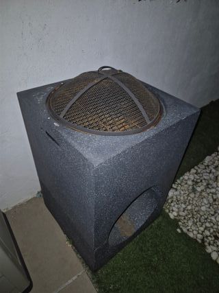 Barbacoa exterior gris piedra