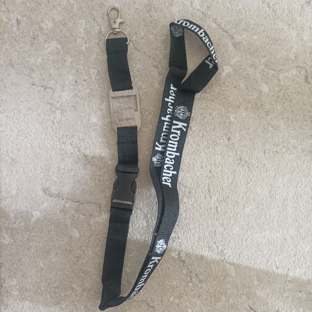 Laccetto Krombacher portachiavi apribottiglie