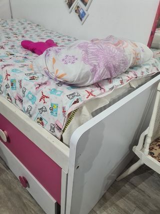 Cama nido infantil rosa y blanca