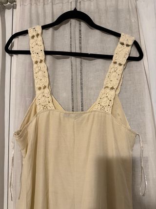 Vestido Zara crochet beige talla M