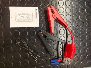 Arrancador de batería de coche nuevo