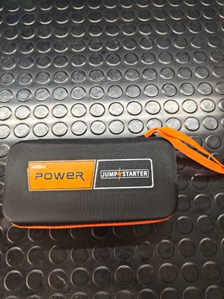 Arrancador de batería de coche nuevo