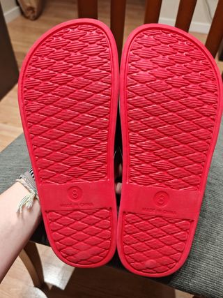 Chanclas Chicago Bulls - rojas y negras