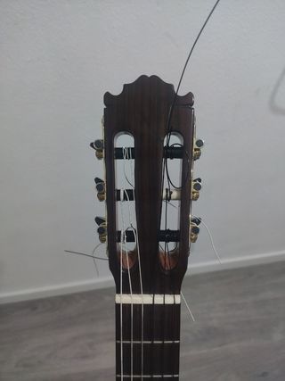 Guitarra flamenca Martínez ES-08S.