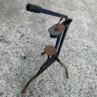 Prensa manual para corchos - Rústica y funcional