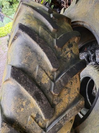 Neumáticos tractor usados 16.9r34