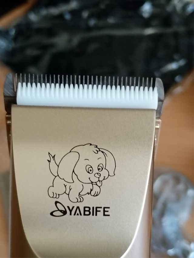 Aparador de Pelo de Mascotas YABIFE P001
