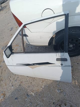 Opel Corsa A 3p puerta delantera 