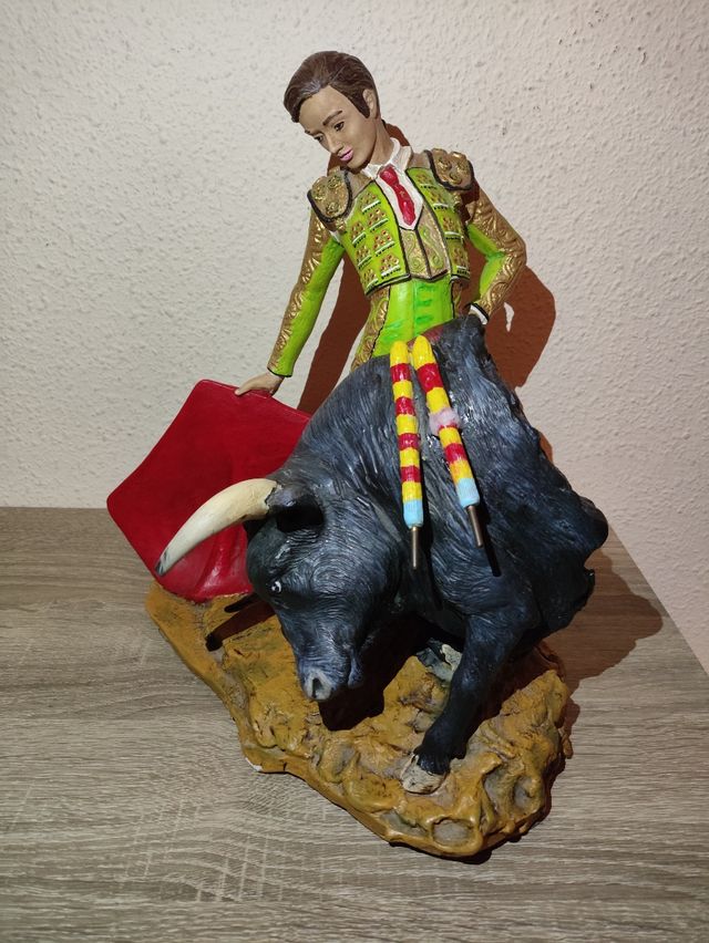 Figura Taurina Artesanal - Matador y Toro de Lidia