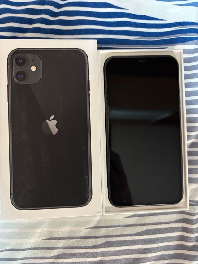 iPhone 11 negro - funda y cargador
