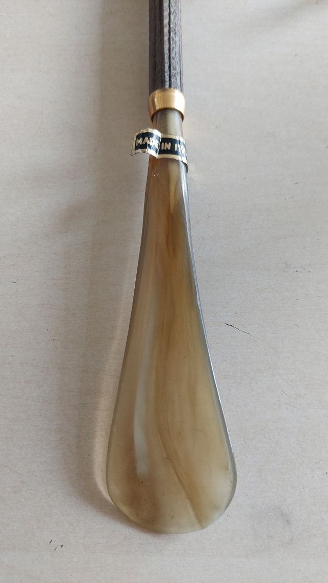 Calzador de madera y cuerno