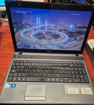 Portátil Acer Aspire 5733Z