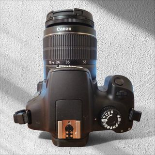 Canon EOS 4000D + objetivo 18-55mm como NUEVA
