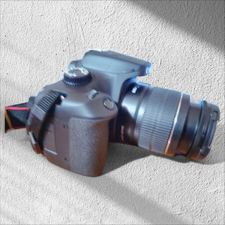 Canon EOS 4000D + objetivo 18-55mm como NUEVA