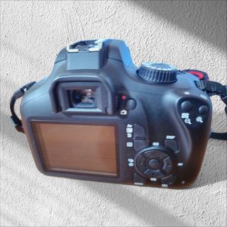Canon EOS 4000D + objetivo 18-55mm como NUEVA