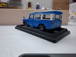 Land Rover 109 Burago 1:24