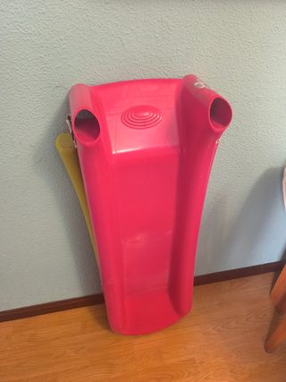 Tobogán infantil rosa y verde