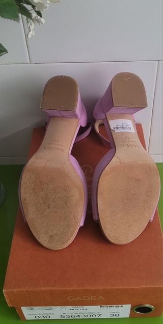 Sandalias Gadea lilas tacón medio 38