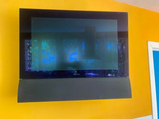 TV B&OLUFSEN PARED O PIE PERFECTO ESTADO
