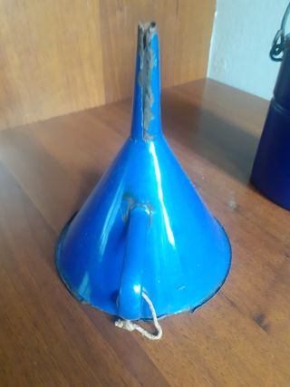 Latte smalto blu vintage