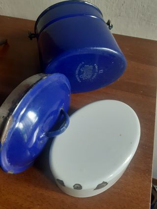 Latte smalto blu vintage