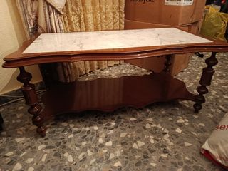 Mesa salon-aparador antiguo de madera