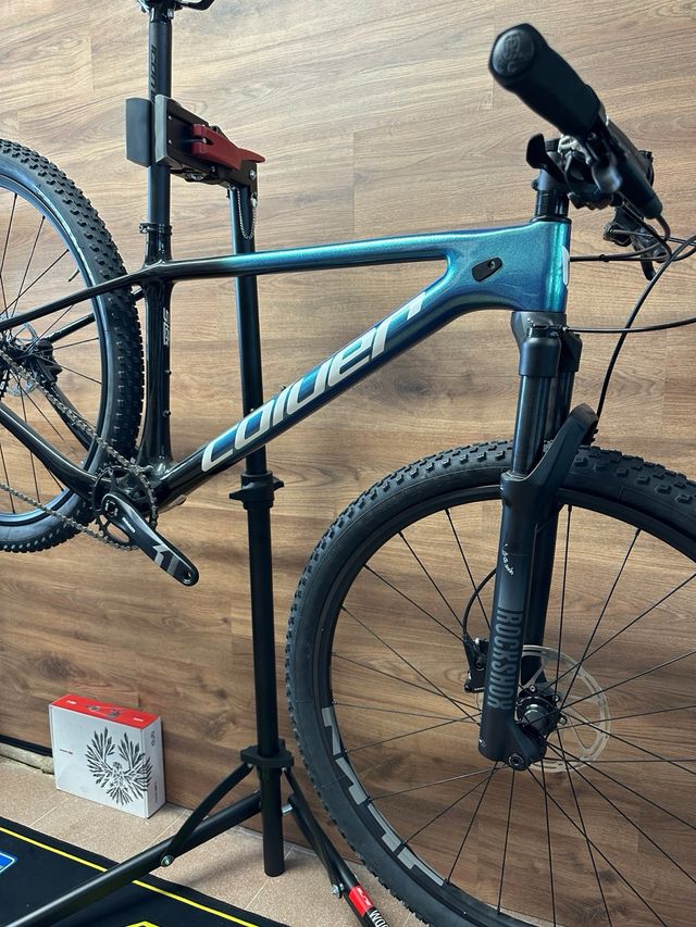 Cuadro carbono Coluer en talla M y L