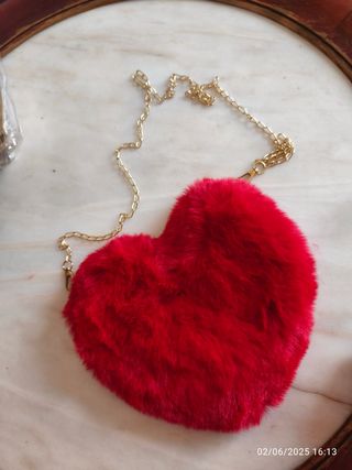 Bolso corazón peluche rojo / Sin marca