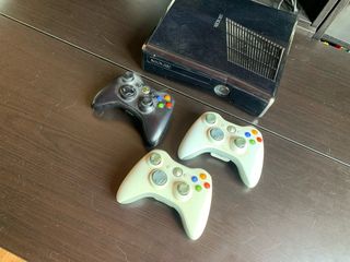 Xbox 360 + 3 Controller + 5 Giochi