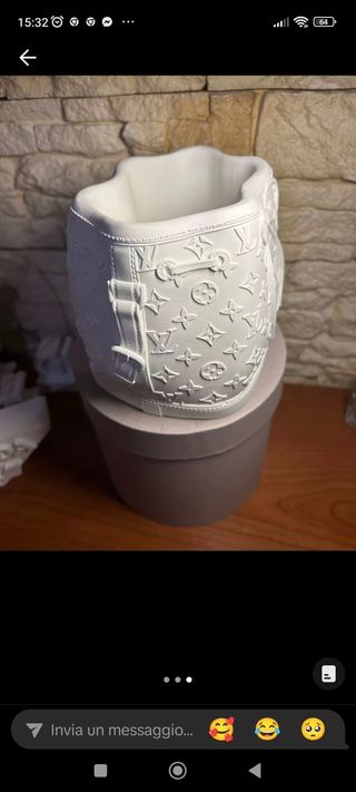 Portaoggetti in ceramica bianca LV
Vaso piccolo 