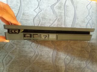 PS4 Slim (PlayStation 4) 
1TB de almacenamiento