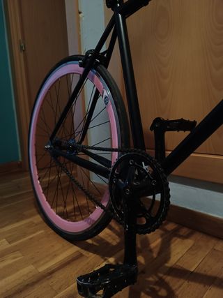 Bicicleta Fixie negra c/pinks