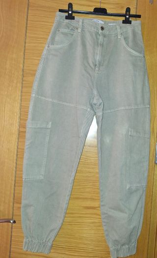 Pantalones cargo beige - Talla 38