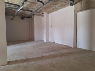 Local comercial en alquiler en Casagemes - Canyadó en Badalona