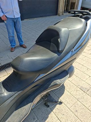 suzuki burgman 400