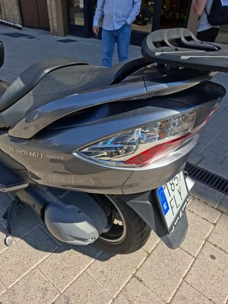 suzuki burgman 400