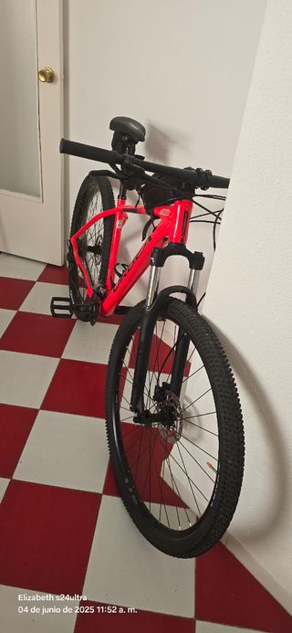 Bicicleta montaña 600€ negociables 