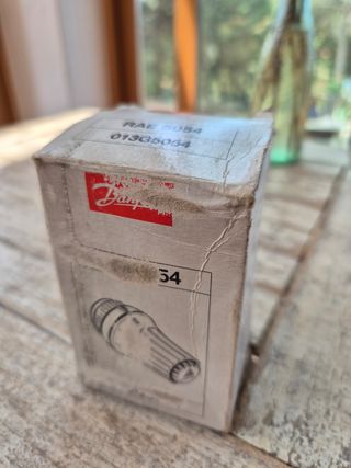 Cabezal termostático Danfoss RAE 5054