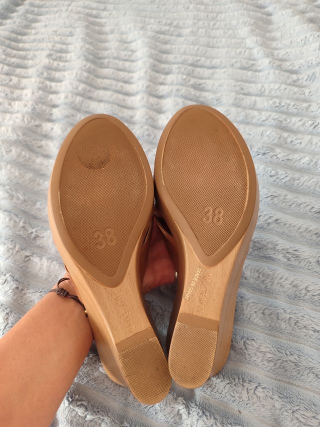 Zapatos Unisa tacón cuña marrón