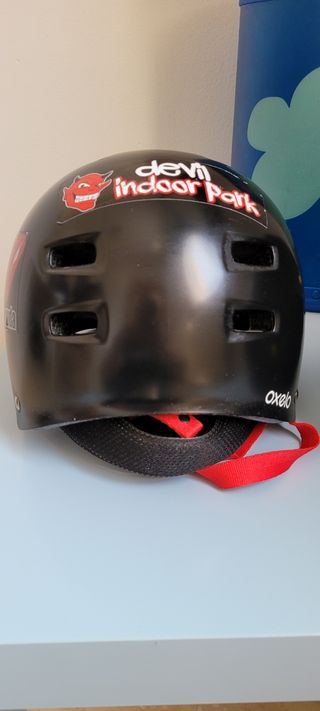 Casco skate OXELO (55-58) - en perfecto estado