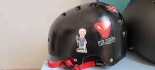 Casco skate OXELO (55-58) - en perfecto estado