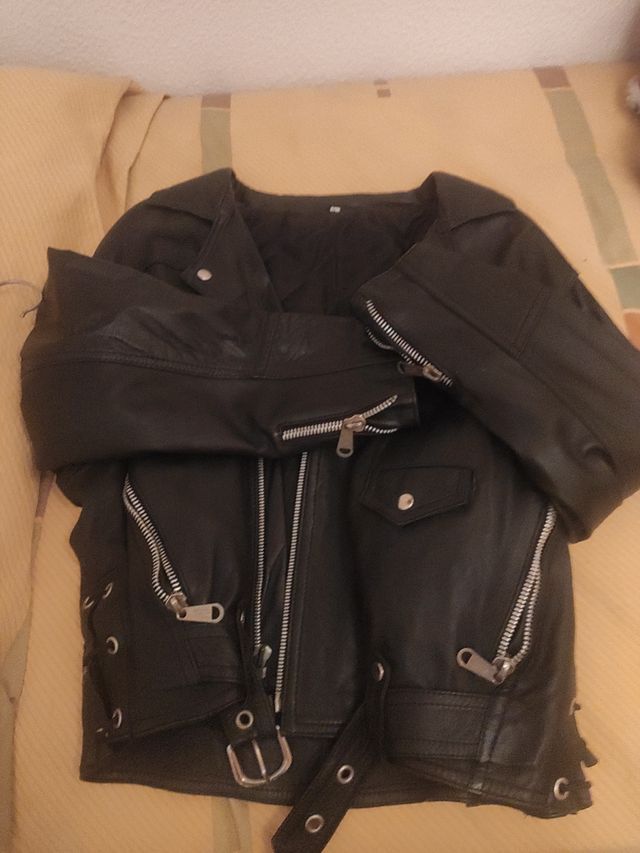 Cazadora cuero negra