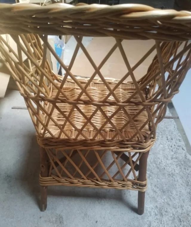 Sillón mimbre pequeño vintage