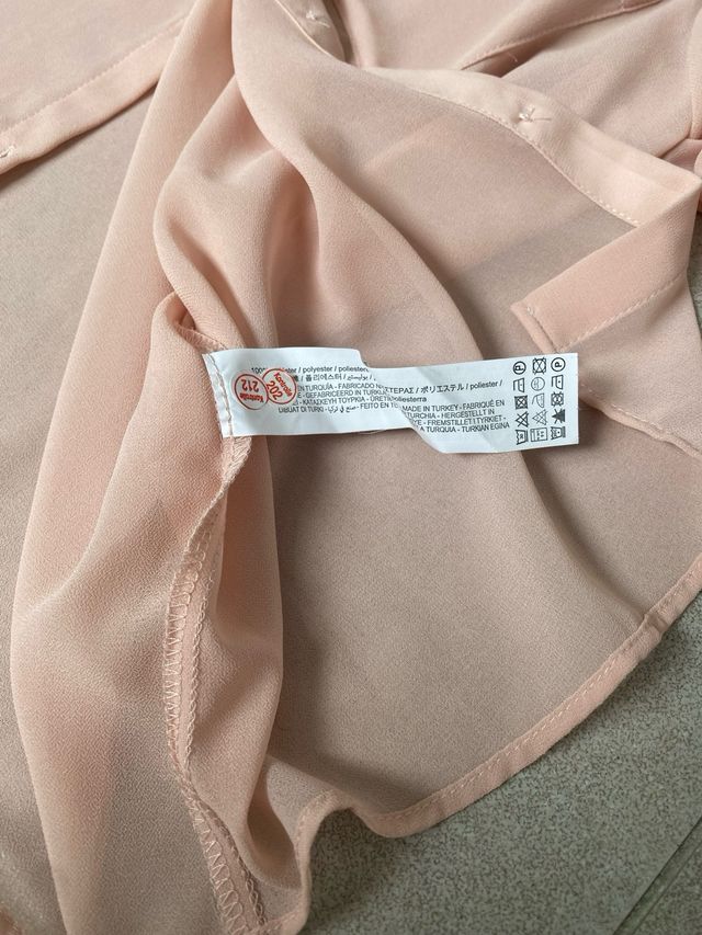 Blusa de Zara rosa semitransparente. Talla XS