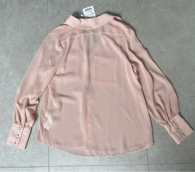 Blusa de Zara rosa semitransparente. Talla XS