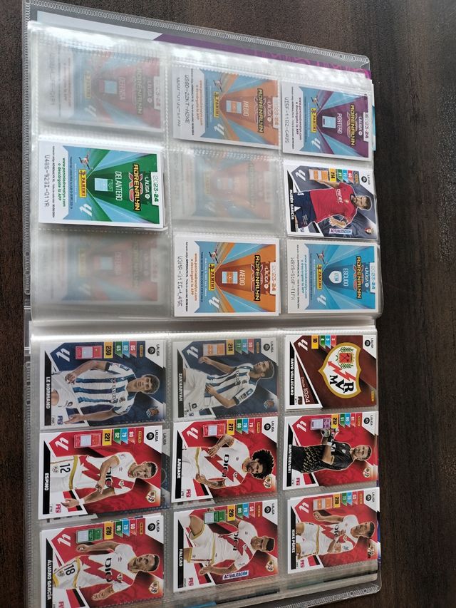 Álbum cromos Adrenalyn XL 23-24