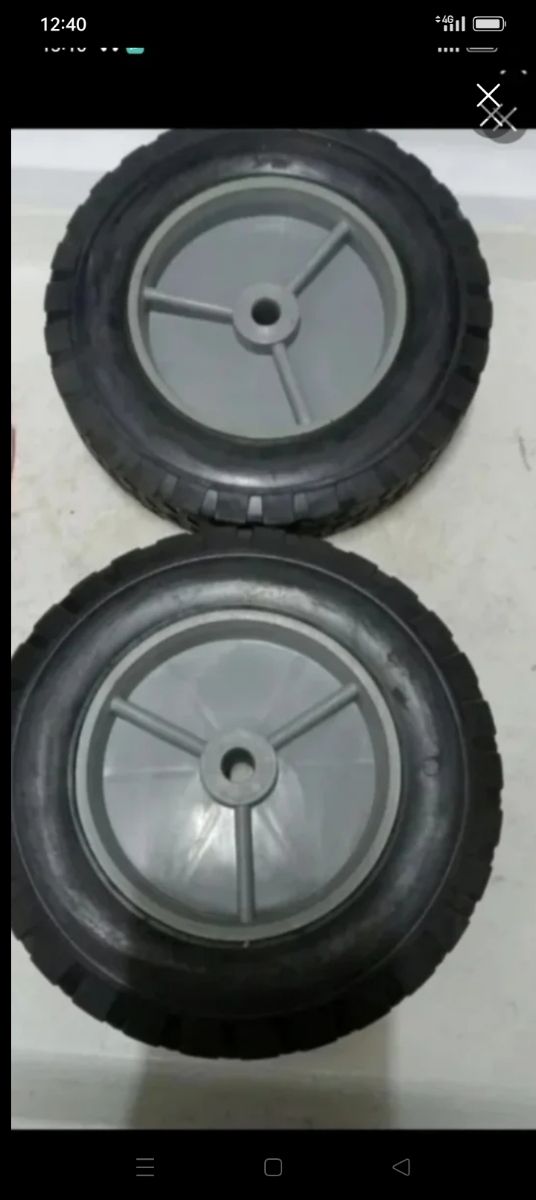 2 Ruedas macizas de 20cm