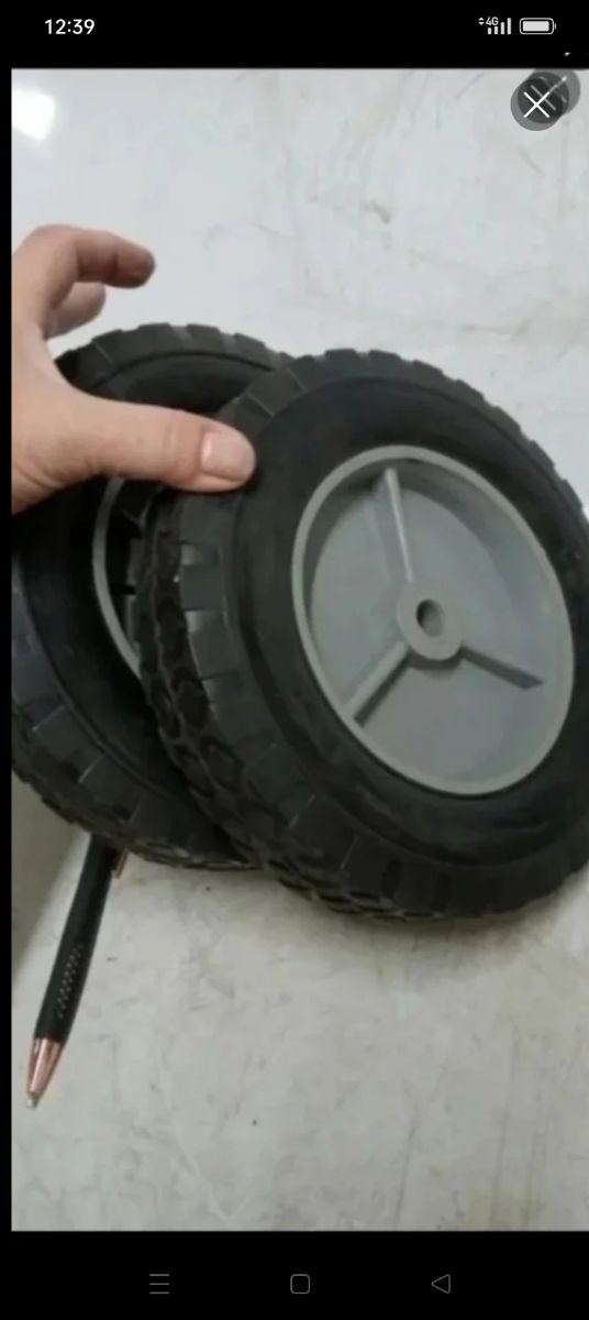 2 Ruedas macizas de 20cm