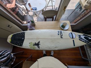 Tabla surf usada - pequeña grieta